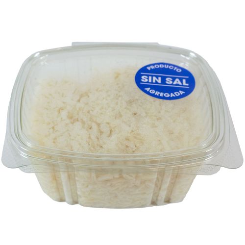 Arroz blanco en bandeja